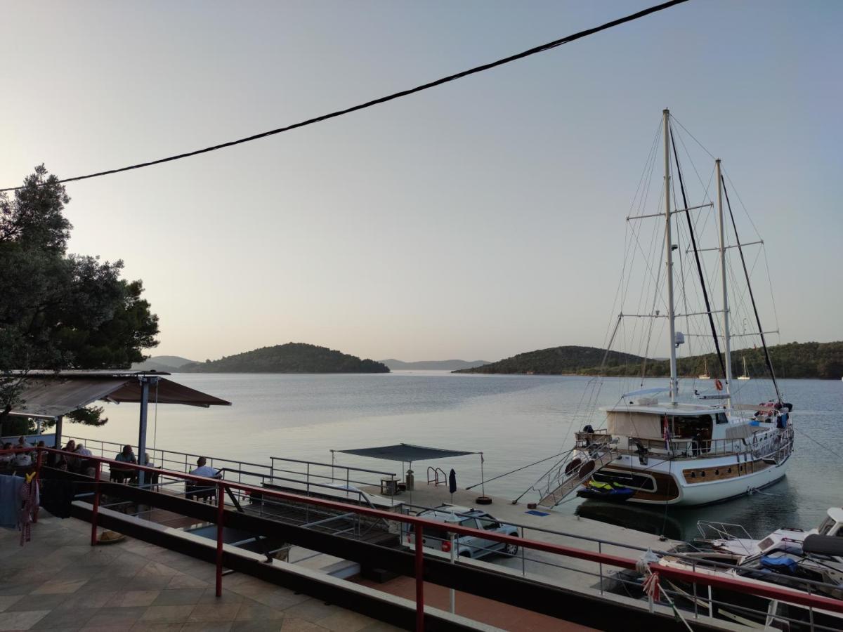 Pansion Alen - Dugi Otok Acomodação com café da manhã Luka  Exterior foto