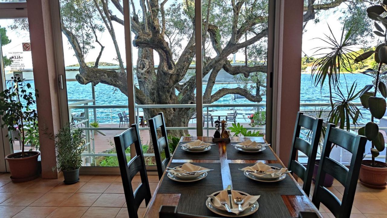 Pansion Alen - Dugi Otok Acomodação com café da manhã Luka  Exterior foto