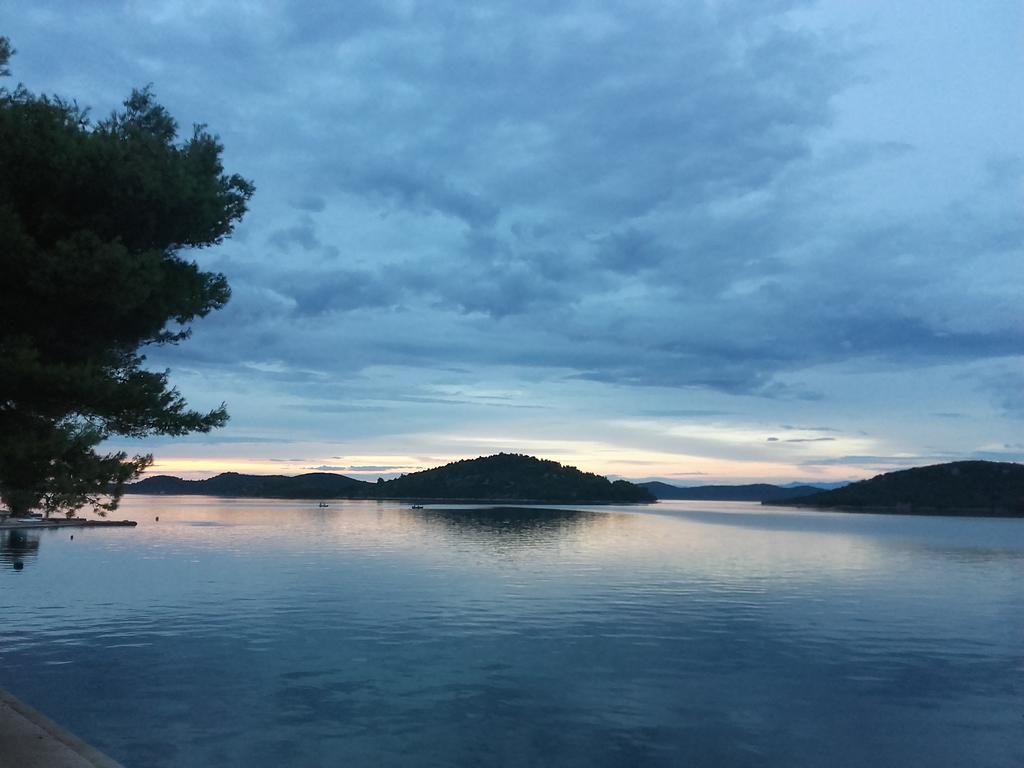 Pansion Alen - Dugi Otok Acomodação com café da manhã Luka  Exterior foto