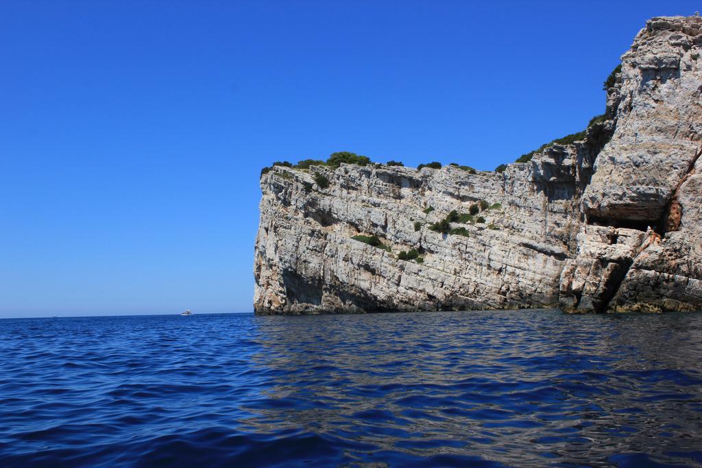 Pansion Alen - Dugi Otok Acomodação com café da manhã Luka  Exterior foto