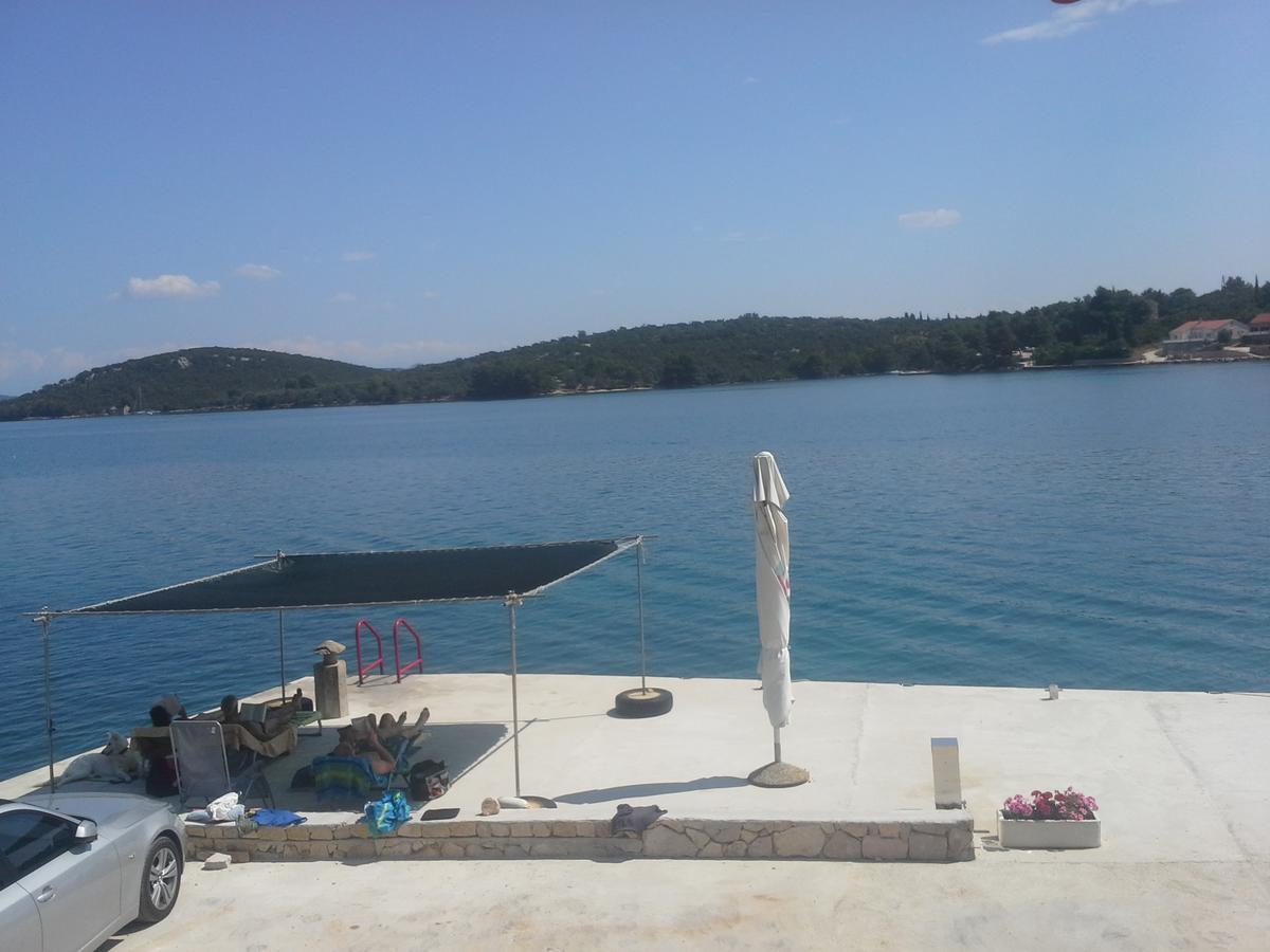 Pansion Alen - Dugi Otok Acomodação com café da manhã Luka  Exterior foto